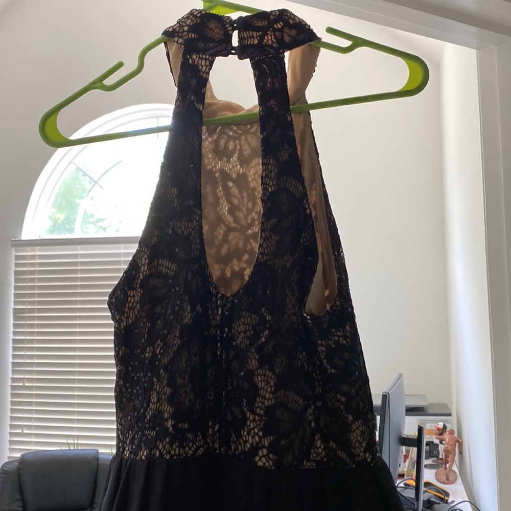 Black and nude women’s semi formal dress - Picture 2 of 7